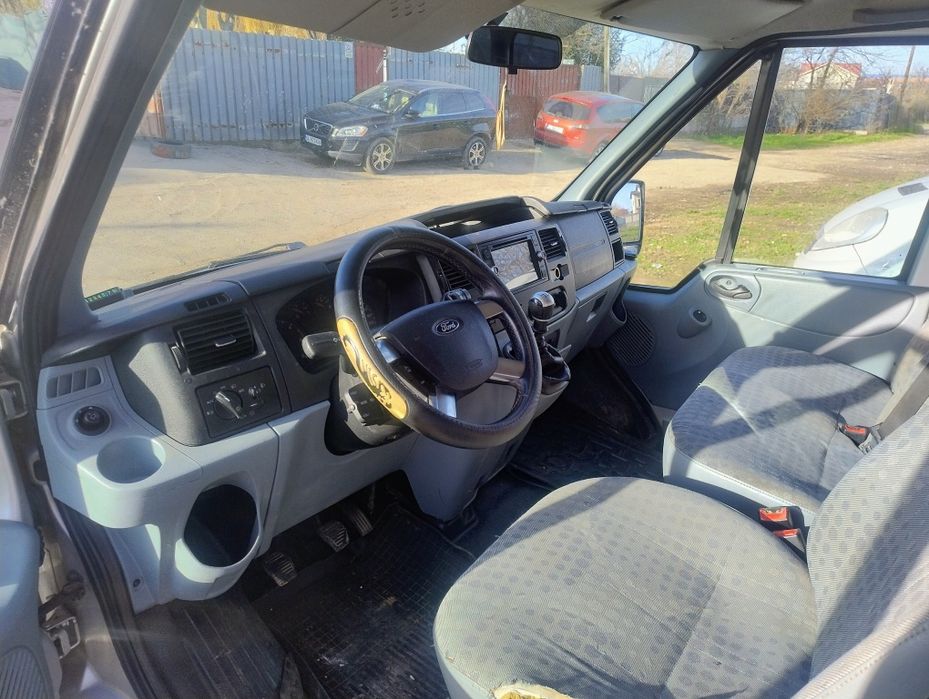 Vând Ford Tranzit 8+1 an fab 2011