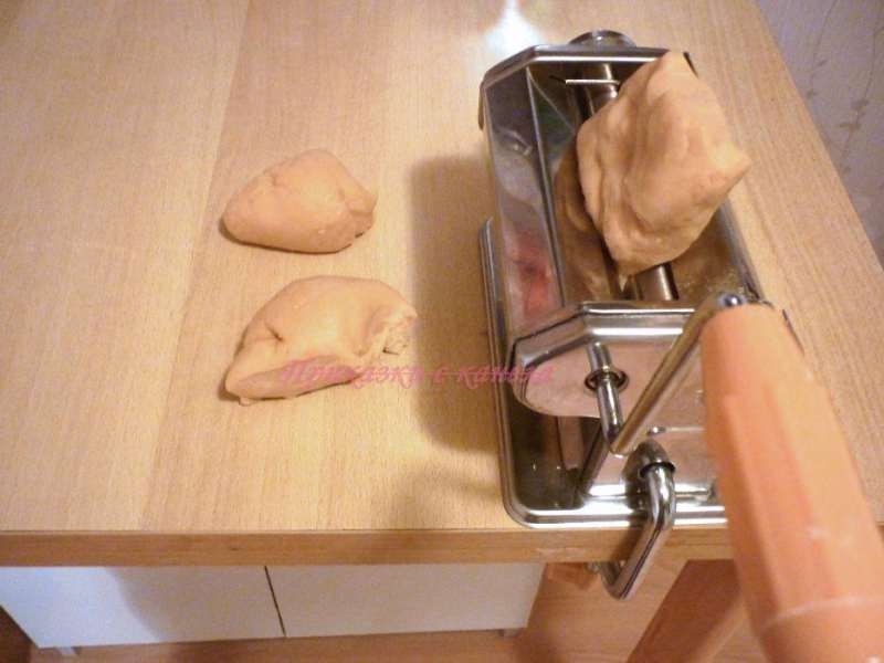 Машина за приготвяне на домашна прясна паста Inox. Нови !