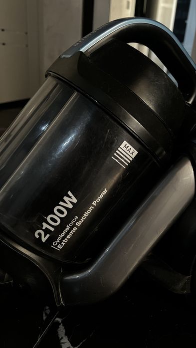 Продаётся пылесос Samsung 2100W.
