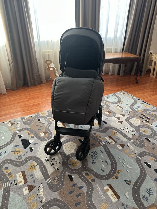 Коляска карела серая