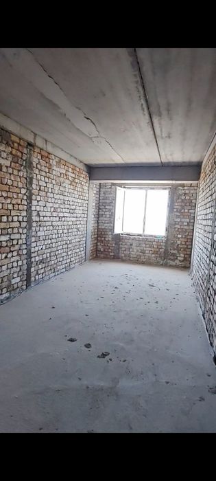 Продается метро бий 2 х ком новостройка