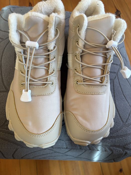 Боси дамски обувки,много топли!С пухче