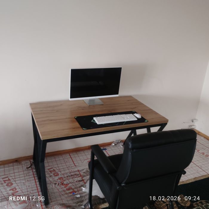 Manablok ofisni stul stol bilan 1 oy ishlatilgan halatlari yangidek