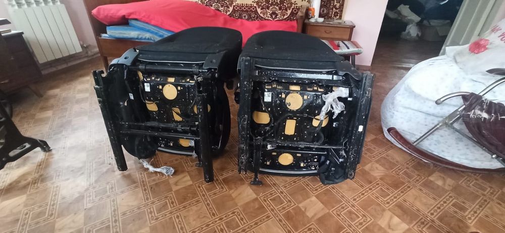 Сиденья переднии в сборе