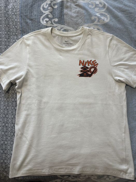 Тениска The Nike Tee Dri-fit s-размер