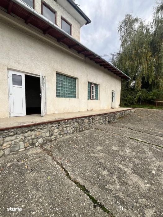 Spatiu comercial  multifunctional  de inchiriat, Cacica