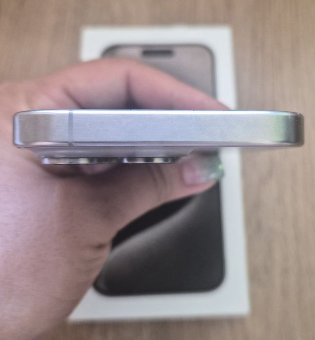 iPhone 15 Pro Natural Titanium 256GB
Natural Titanium