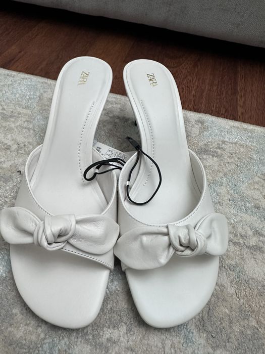 Босоножки от Zara .