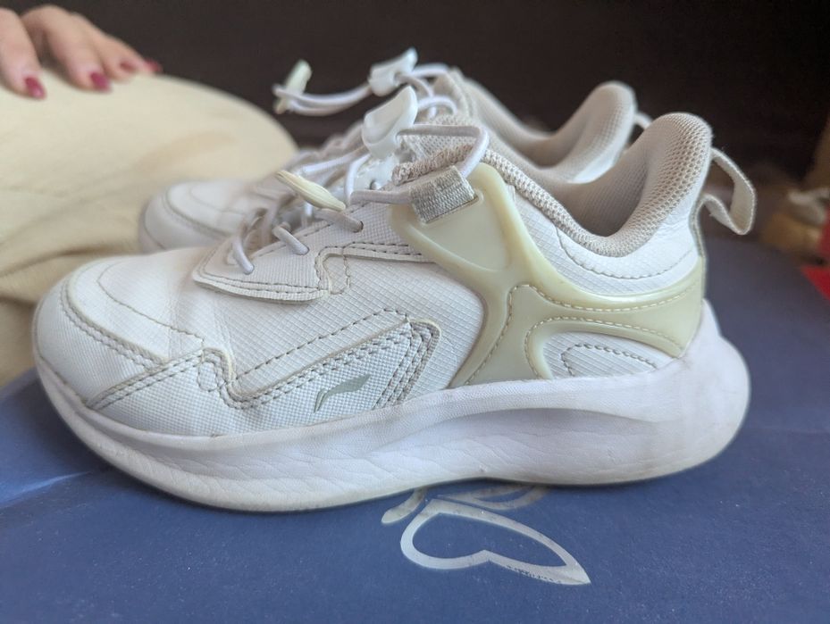 Белые кроссы 27 размер