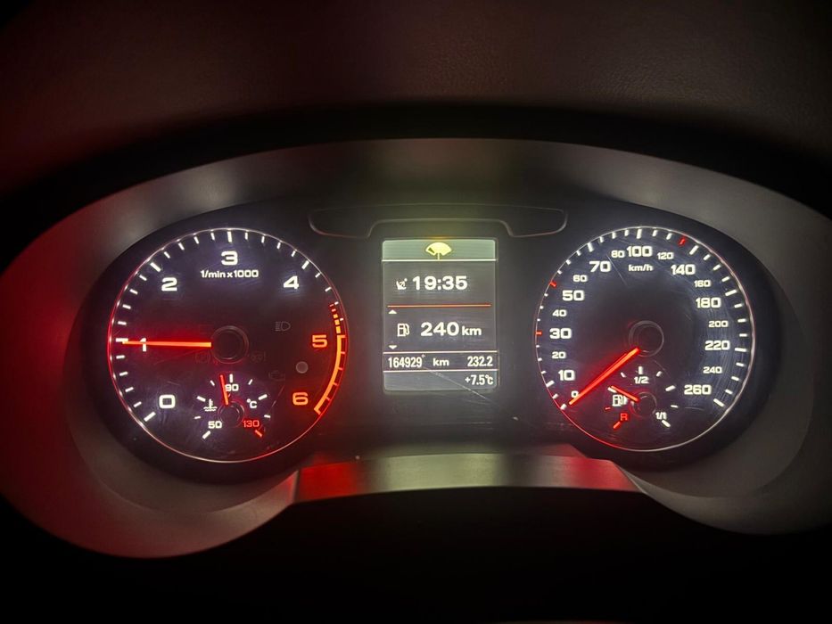 Audi Q3/2012/2.0 TDI/140PC/