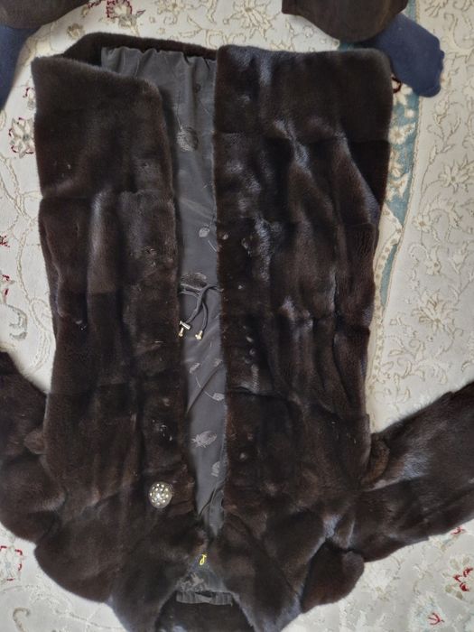 Продам шубу норковую. BLACKGLAMA.