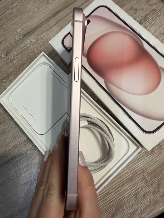 iPhone 15 plus. Продам срочно.