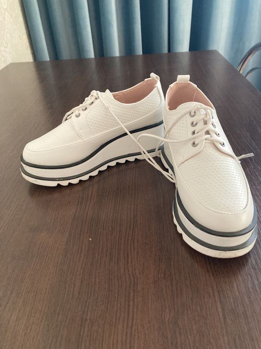 Продам кросовки