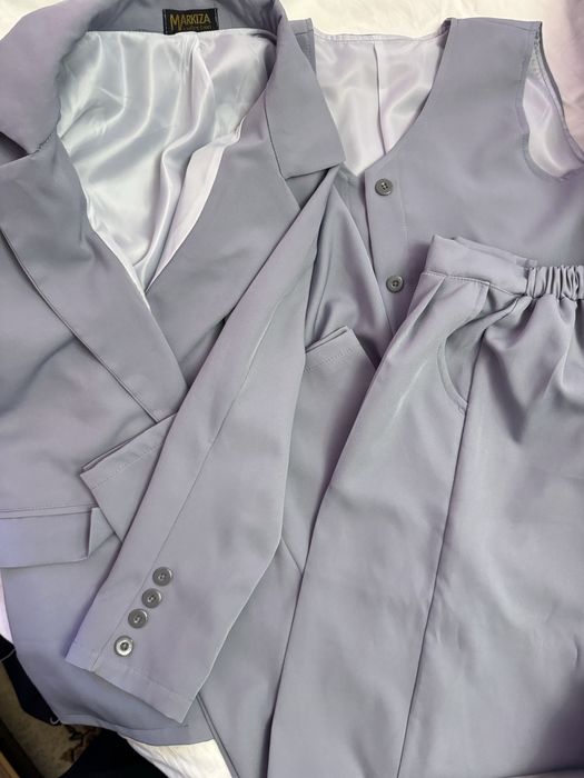 Костюм классический женский серый тройка