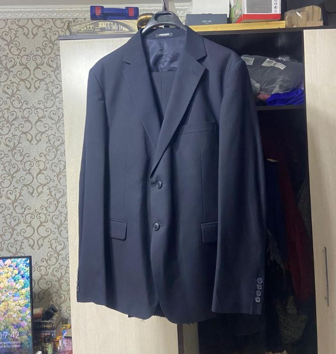 Продам костюм тройка размер 52