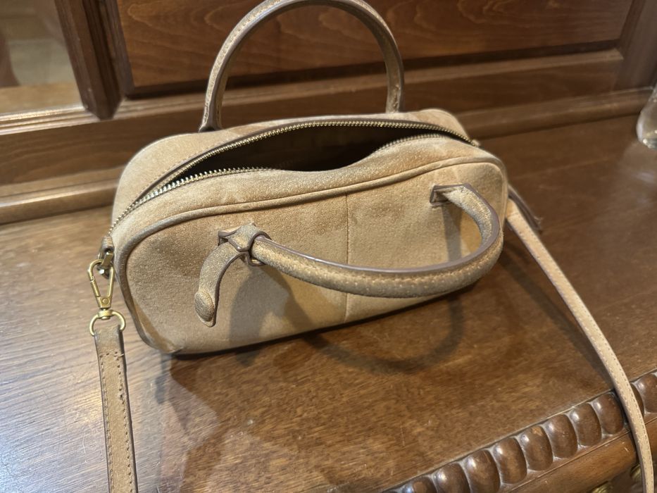 Велурена чанта на Zara