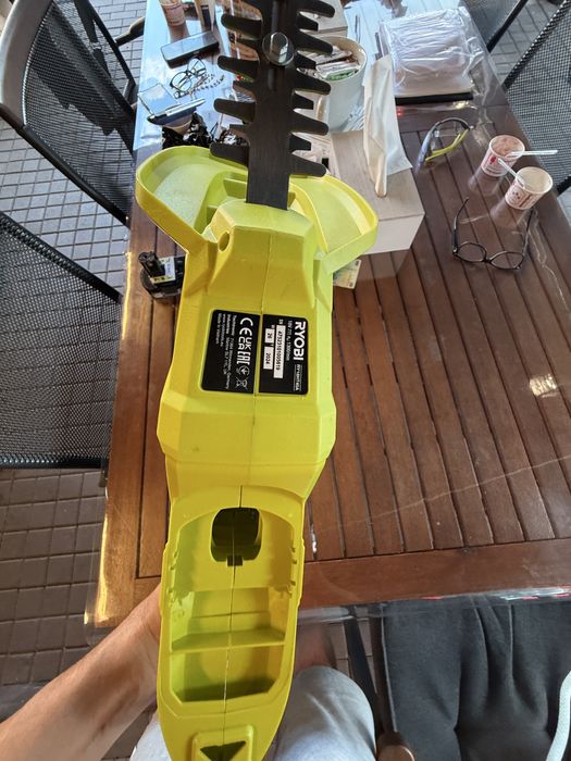 Mașină de tuns gard viu Ryobi RY18HT40A-0 18V