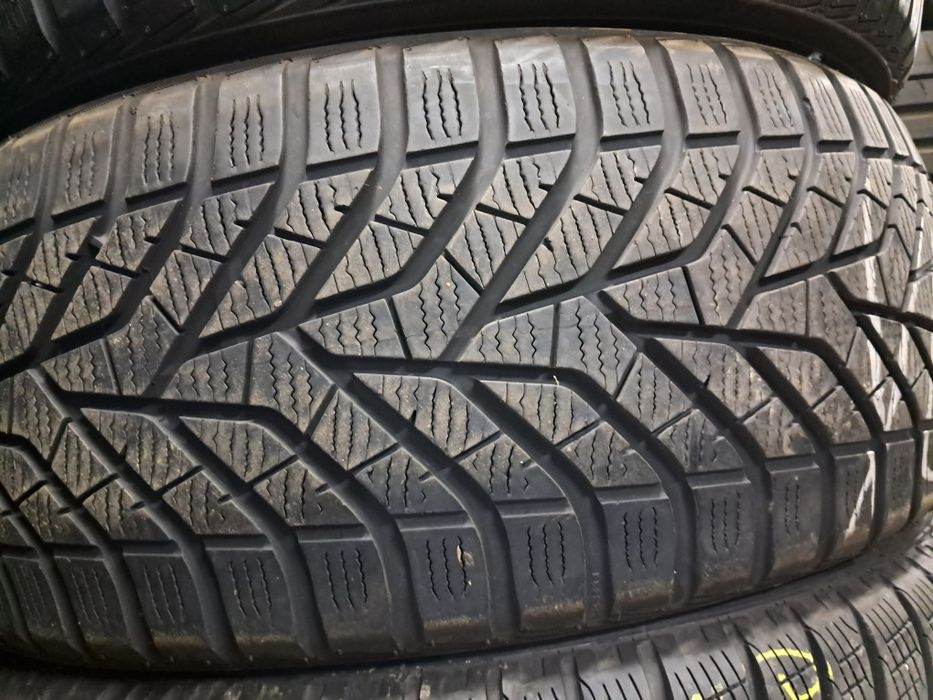 Anvelope second iarna 235 50 R18 Yokohama