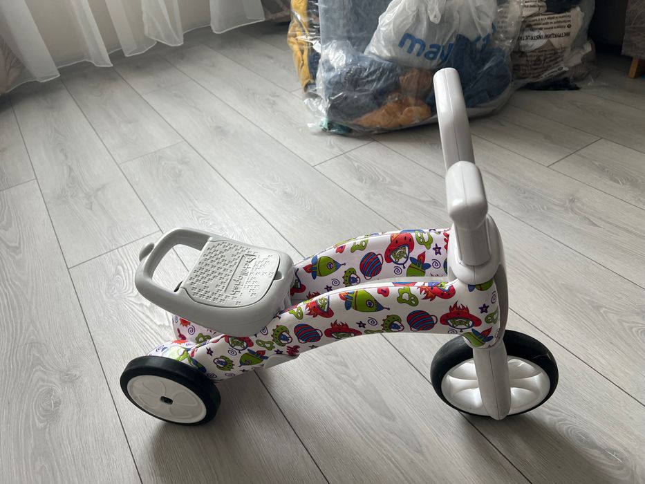 количка за бутане и колело за баланс