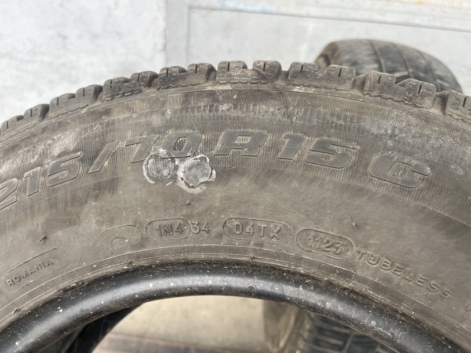 2 бр. летни гуми за бус  215/65/16C Uniroyal 7+ mm DOT 0920