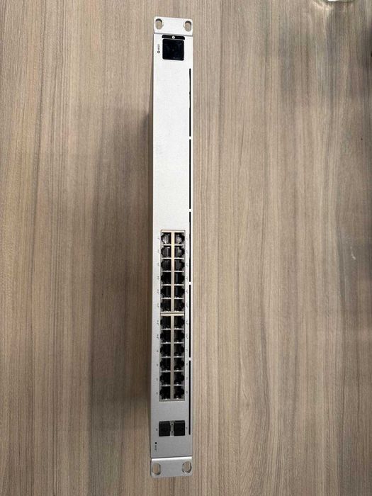 Switch Ubiquiti UniFi USW-24-POE, 24 porturi, PoE+, 2xSFP