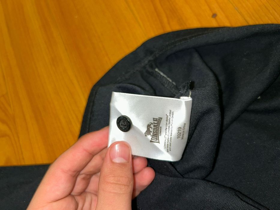 Поло лонсдейл красно черное