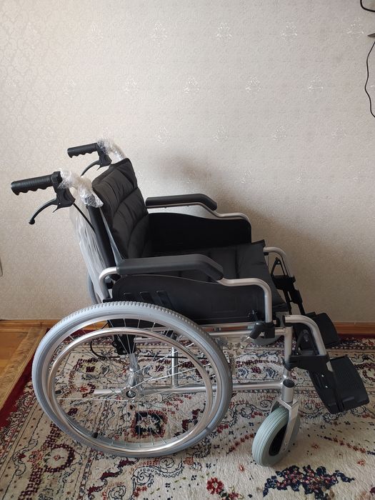 Продается инвалидная коляска. Новая.