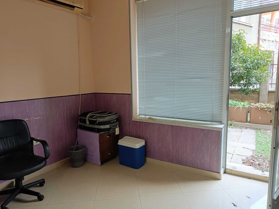 Продава се Офис в Варна, Център - 50 кв.м за 1122 €/кв.м - Снимка #2