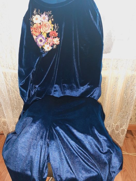 Костюм велюровый