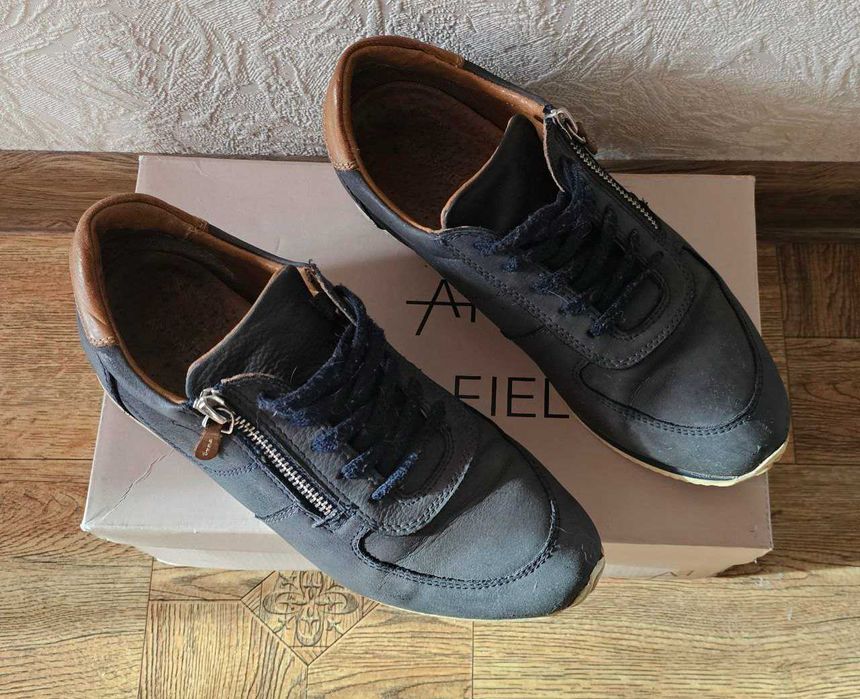 Кожаные кроссовки. Размер 38.