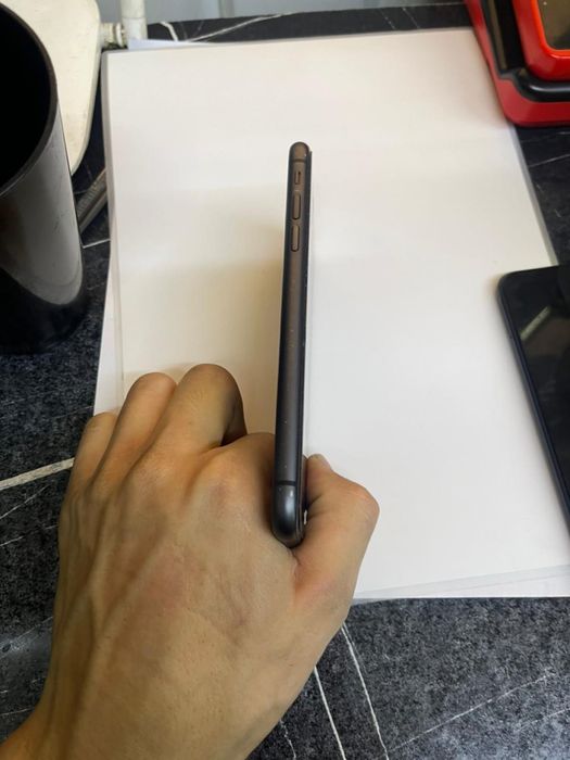 айфон 11 сатыла  64гб