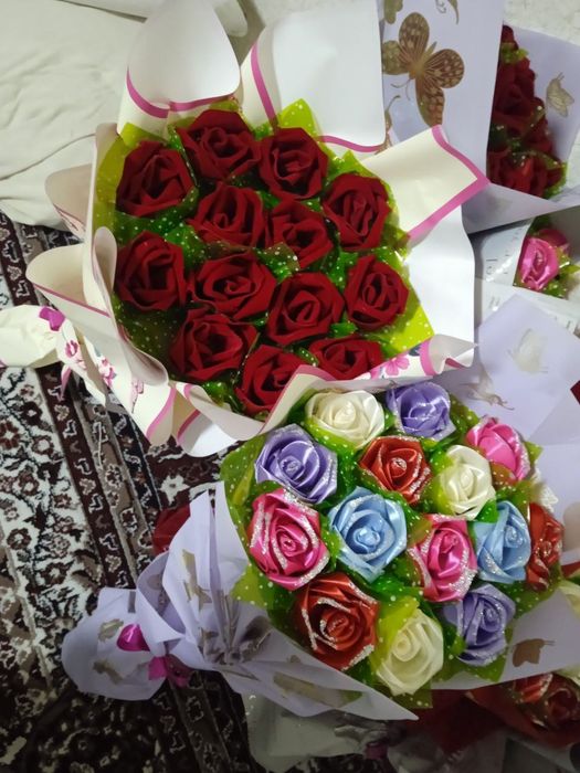 Eskustinniy  gul  materialdan yasalgan gullar