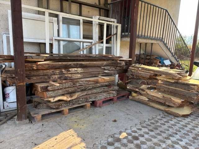 Продава янове от орех