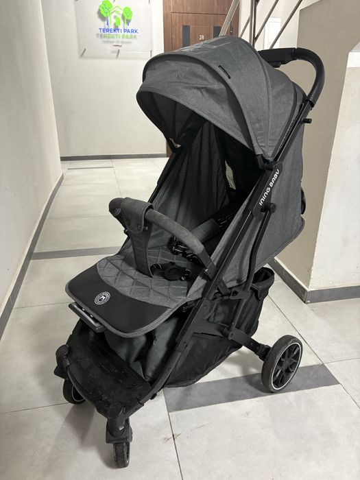 Коляска почти новая