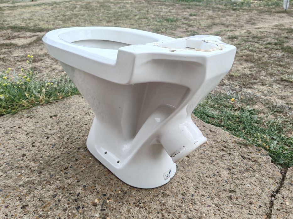 Продам Унитаз без бочка