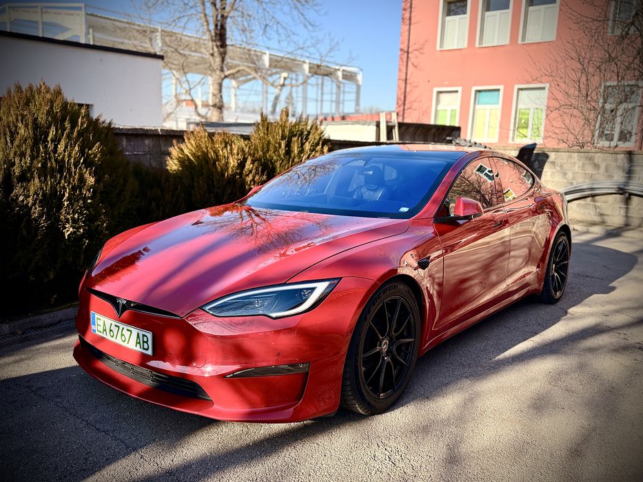 Продавам Tesla model S Plaid