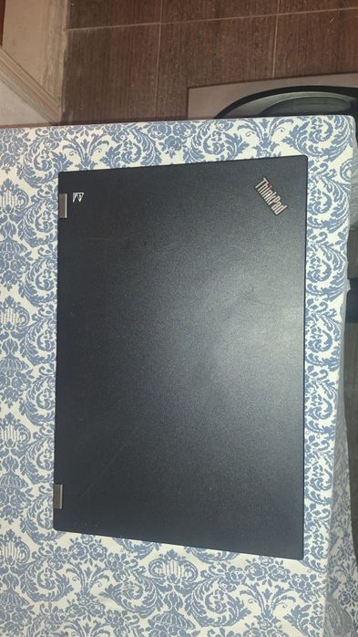 Vand laptopuri 4 lenovo iar unul terra