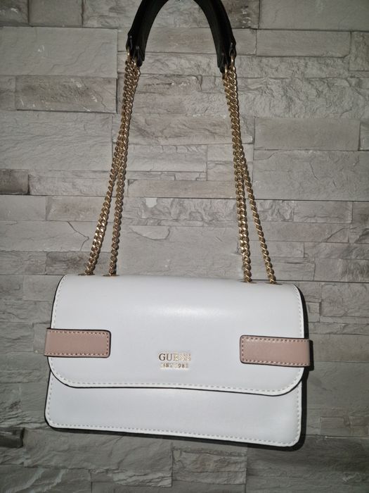 Оригинална чанта  guess