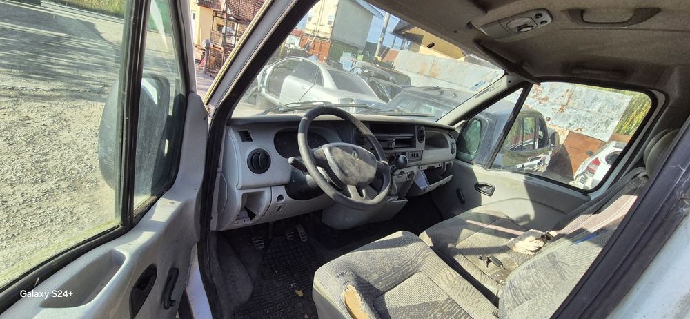 Dezmembram Renault Master 2.5 DCI
