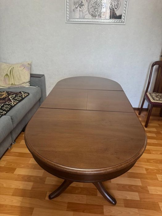 Стол в отличном состоянии