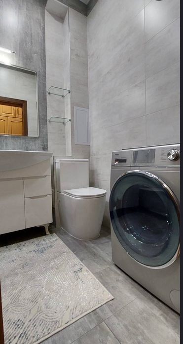 Продаётся 2 комнатная квартира ремонт  Пединститут ул.Бобура