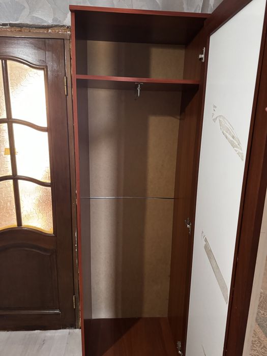 Продам шкаф для вешалок