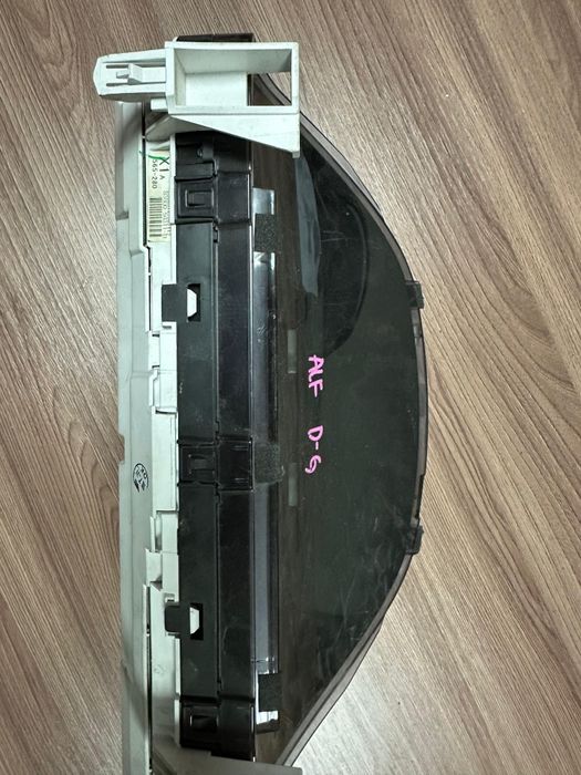 Панели приборов на Альфард и  эстима