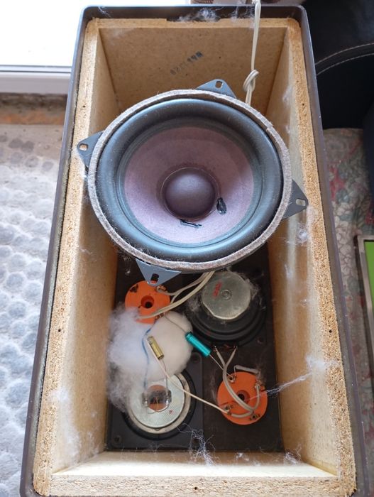 Vând boxe Isophon,rezervate