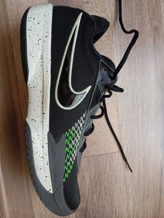 G.T Cut Academy "black green strike"