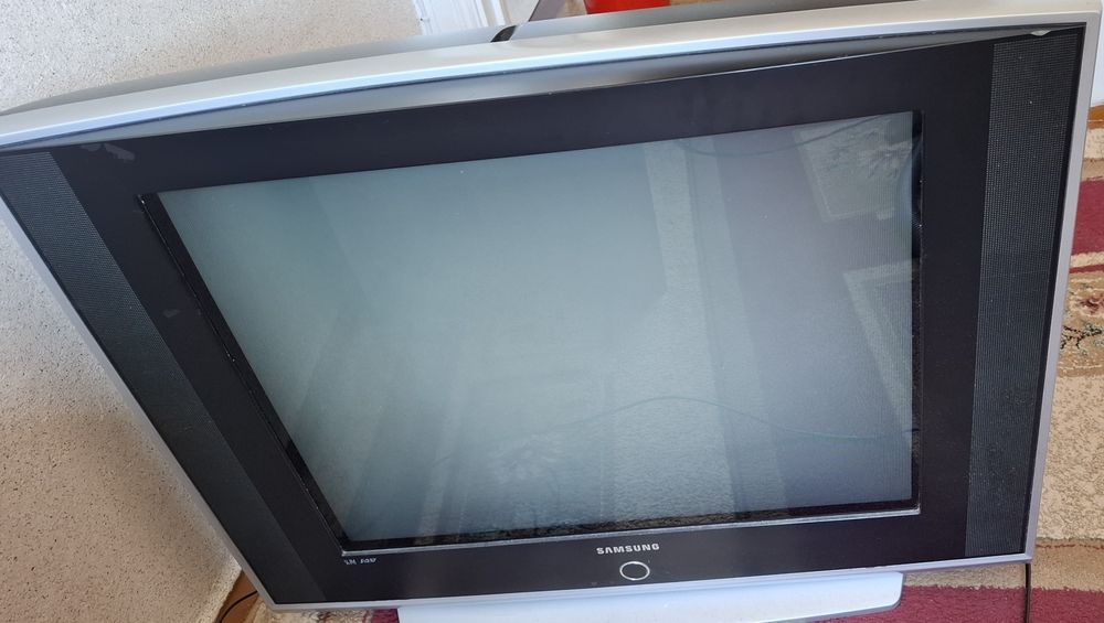Телевизор цветной