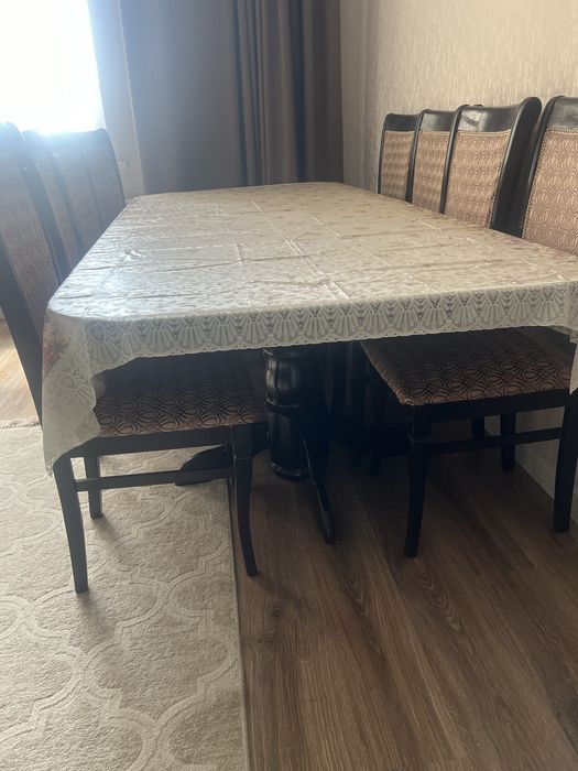 Стол для гостей