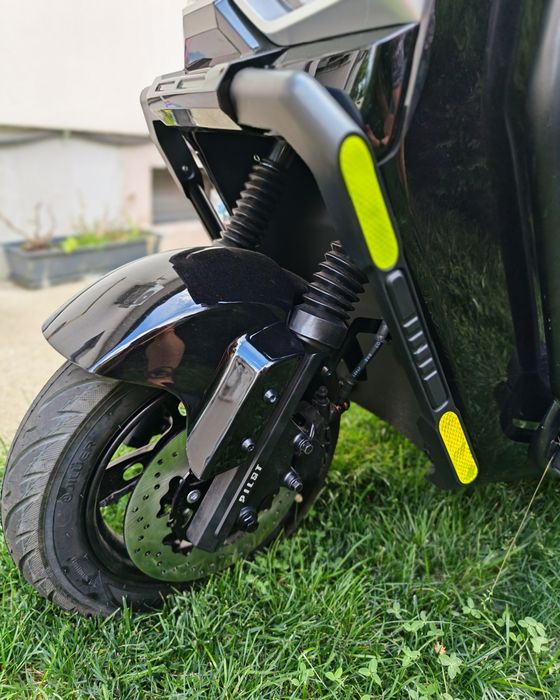 Scuter electric NOU Ruris SX720, autonomie 92 km - garanție 24 luni