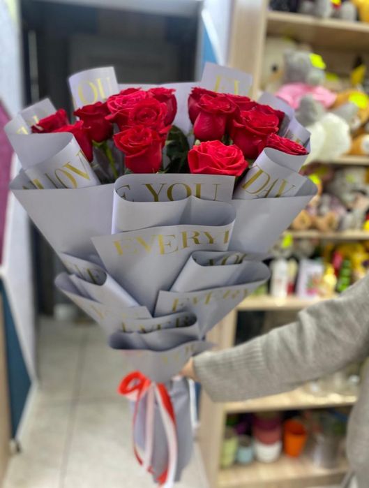 Букеты подарки розы