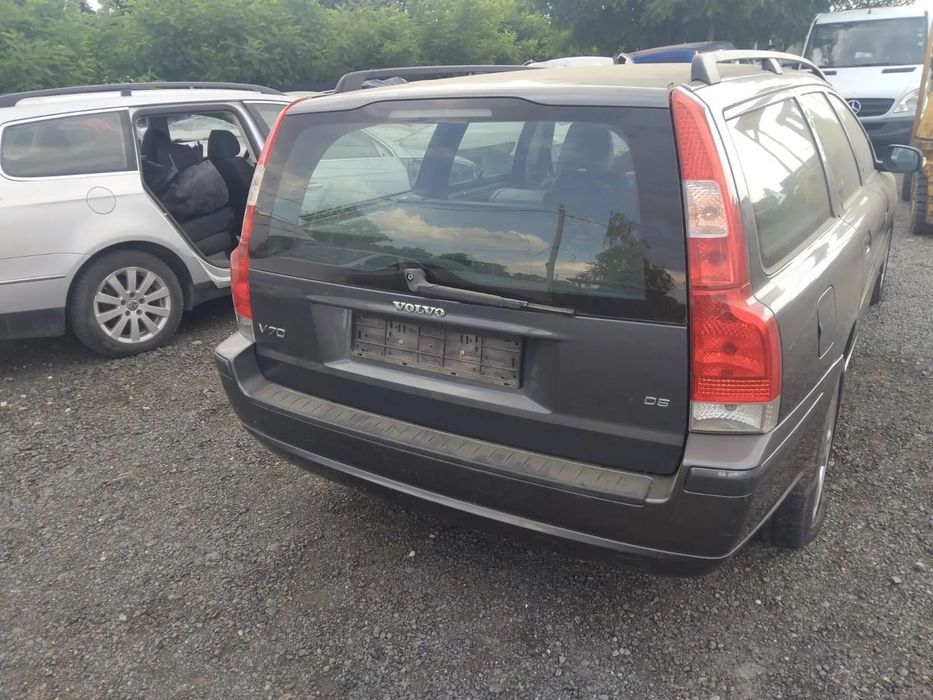 Dezmembrez Volvo V70  an 2008 motor 2.4 euro 4 Automat